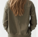 Felpa dritta con applicazioni verde militare