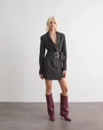 Mini dress con maxi cintura