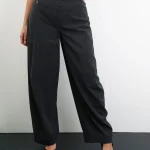 Pantalone a gamba ampia e dritta nero