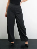 Pantalone a gamba ampia e dritta nero