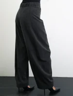 Pantalone a gamba ampia e dritta nero