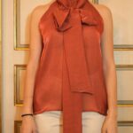 Camicia smanicata fulard integrato