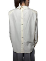 Camicia a goccia davanti con bottoni dietro in tecno fluido vaniglia