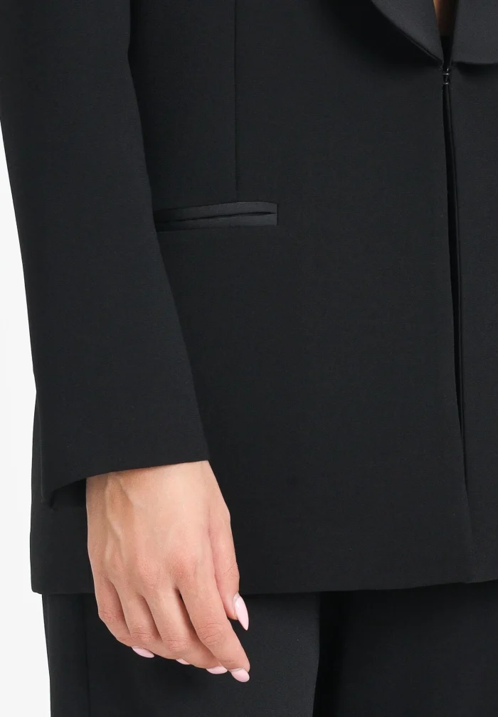 Giacca nera in stile smoking