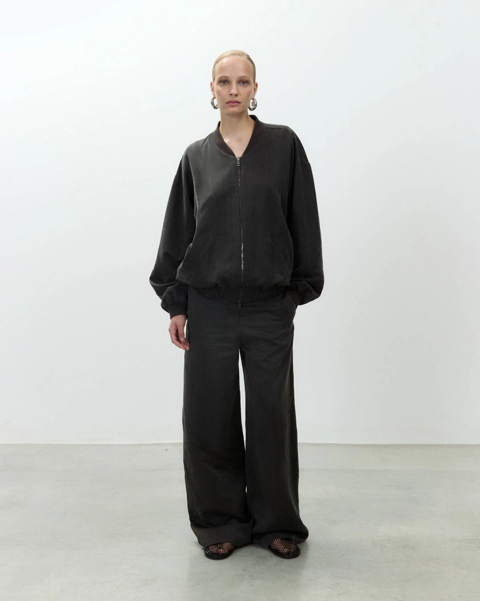 11491 ALYSI BOMBER OVERSIZE IN LINO colore liquirizia