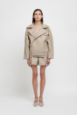 Weili Zheng Biker in ecopelle