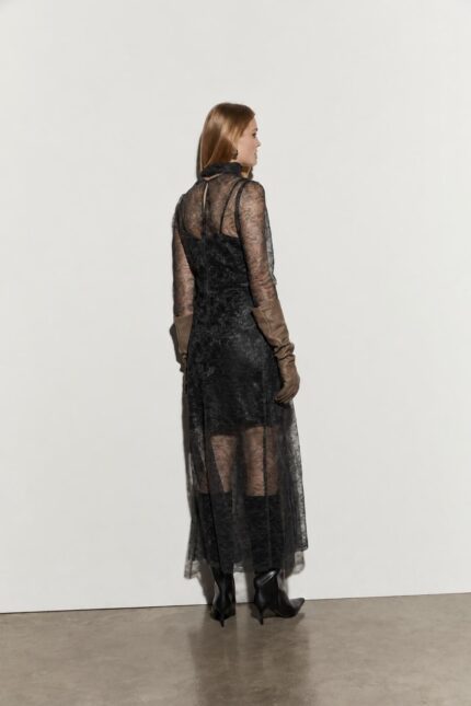 ABITO NERO IN PIZZO